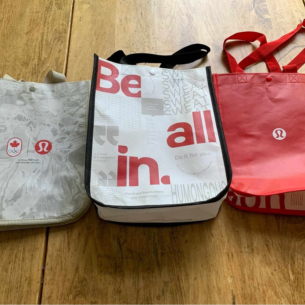 Lululemon reusable bags